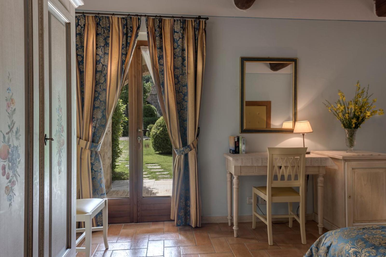 Antica Fonte Resort Casole dʼElsa Exteriör bild