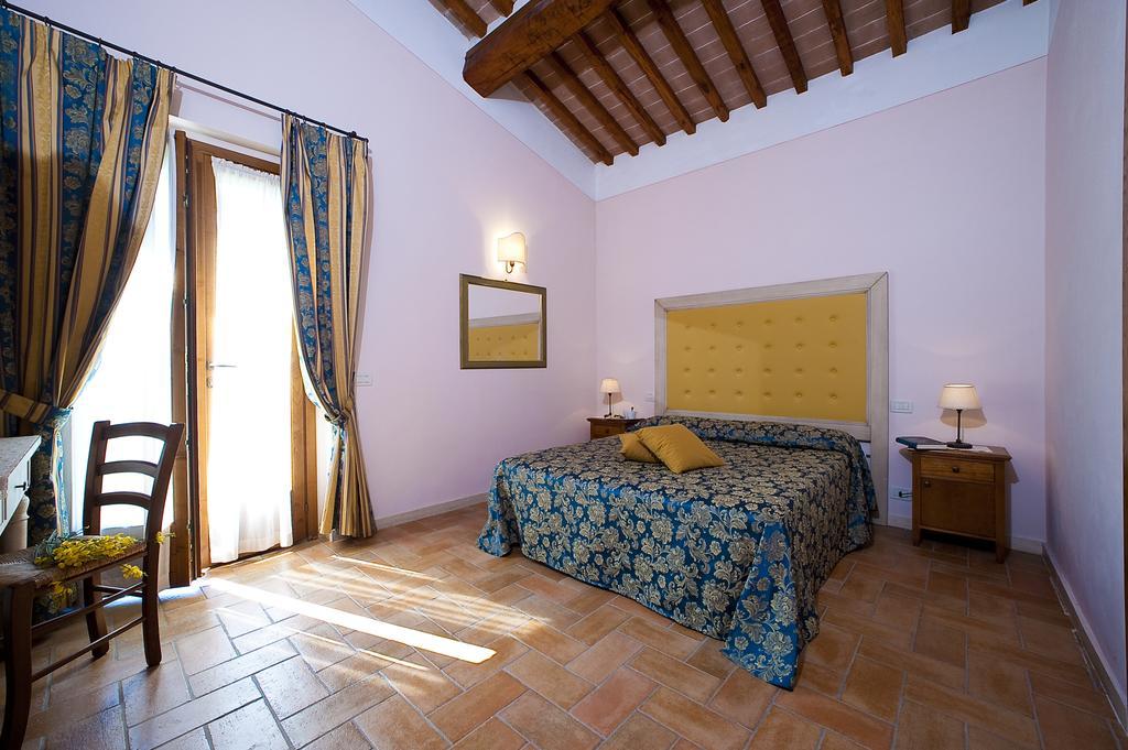 Antica Fonte Resort Casole dʼElsa Rum bild